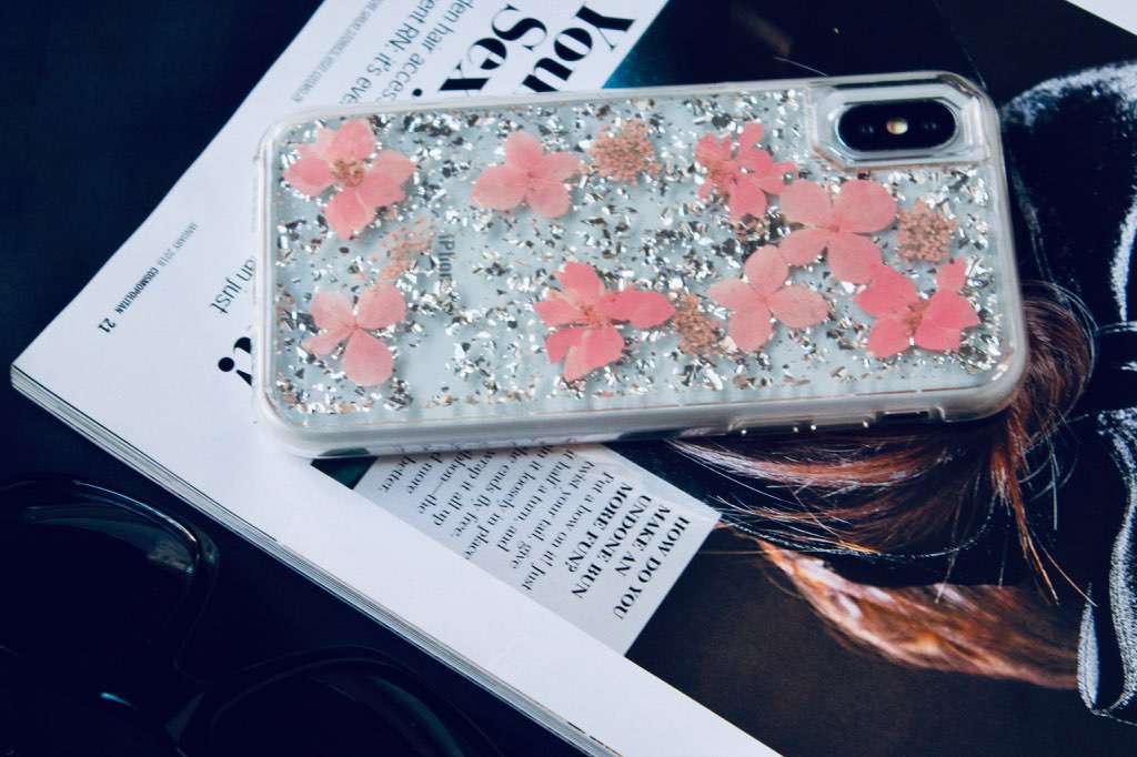 Chic Flower Silver Foil iphone XR Case