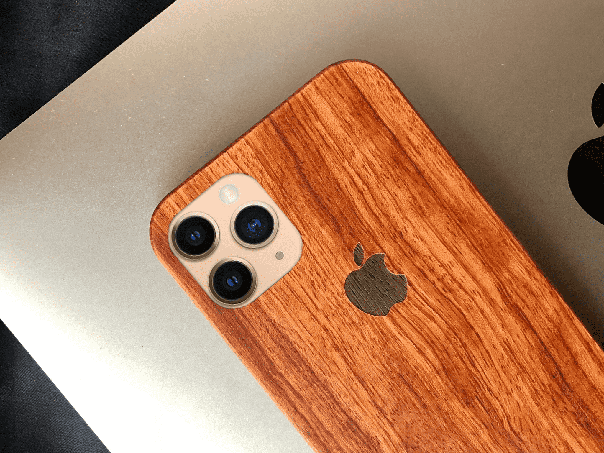 Real Natural Walnut Wood Premium Case for iPhone 11 | JustAndBest
